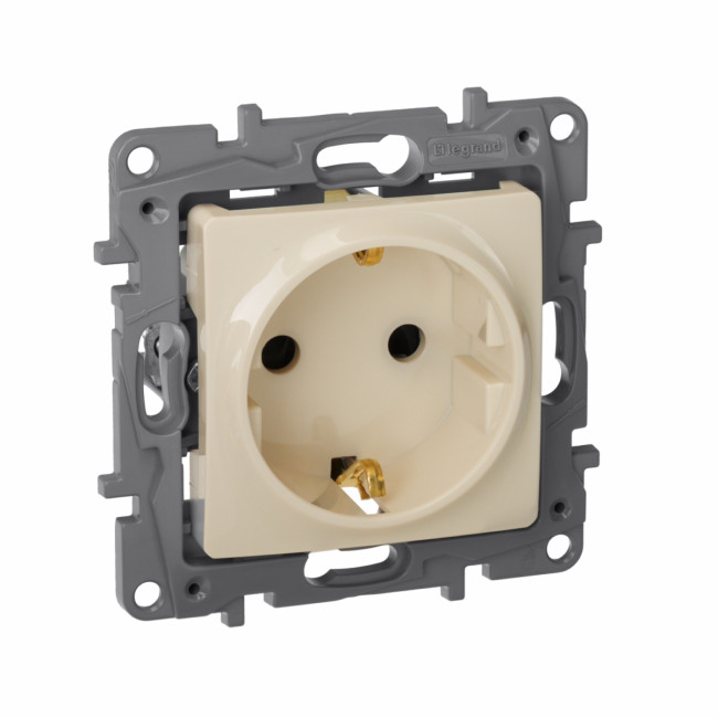 Legrand 672322 Розетка 2К+З со шторками - немецкий стандарт - 16 А - 250 В~ - Etika - слоновая кость