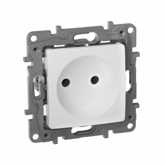 Legrand 672220 Розетка 2К - немецкий стандарт - 16 А - 250 В~ - Etika - белый
