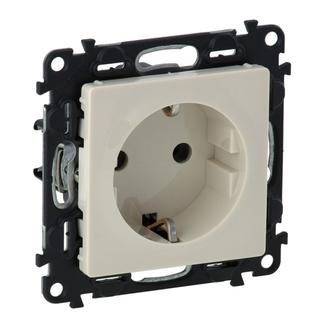Legrand 753520 Valena LIFE.Силовая розетка 2К+З 16А 250В с защитными шторками.Безвинтовые зажимы.С лицевой панелью.Слоновая кость