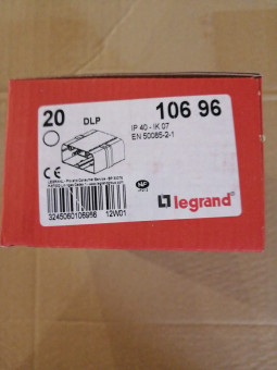 Legrand 010696 (20ШТ) Накладка на стык профиля - на защелках - для односекционных кабель-каналов DLP 50х105 (УПАКОВКА 20ШТ)- белый